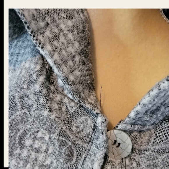 URBANOLOGY Plaid Hooded Cape Sweater Pure Essence Gray Poncho Ruana Size XS T38 - Picture 8 of 11